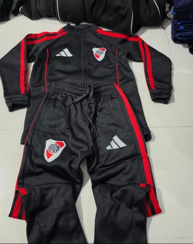 Conjunto Deportivo Bordado