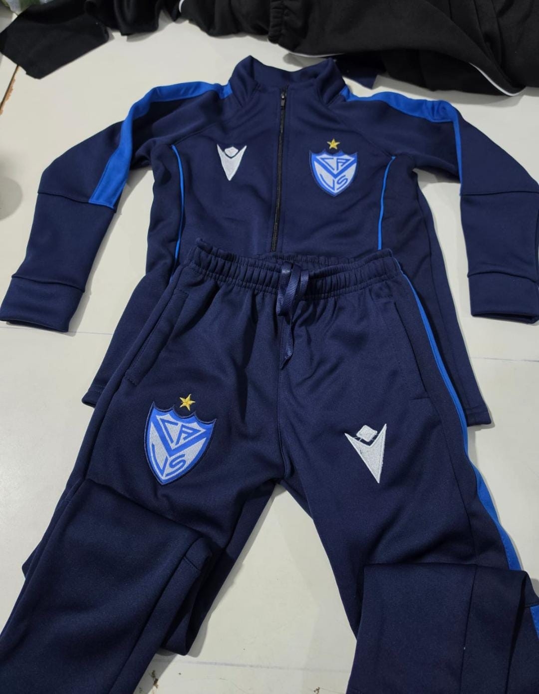 Conjunto Deportivo Bordado - Imagen 5