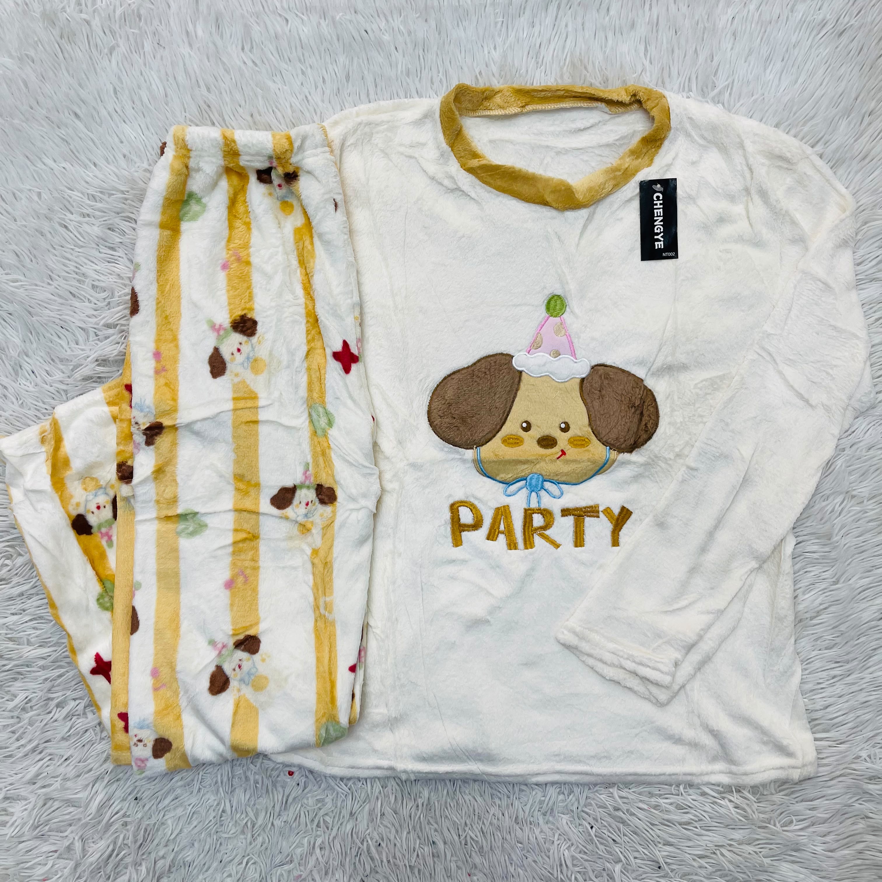 Pijamas Plush - 08a1a7d5-710d-442e-af00-6ff2b306f5f4.jpeg