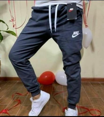 Jogins Nike Frizado
