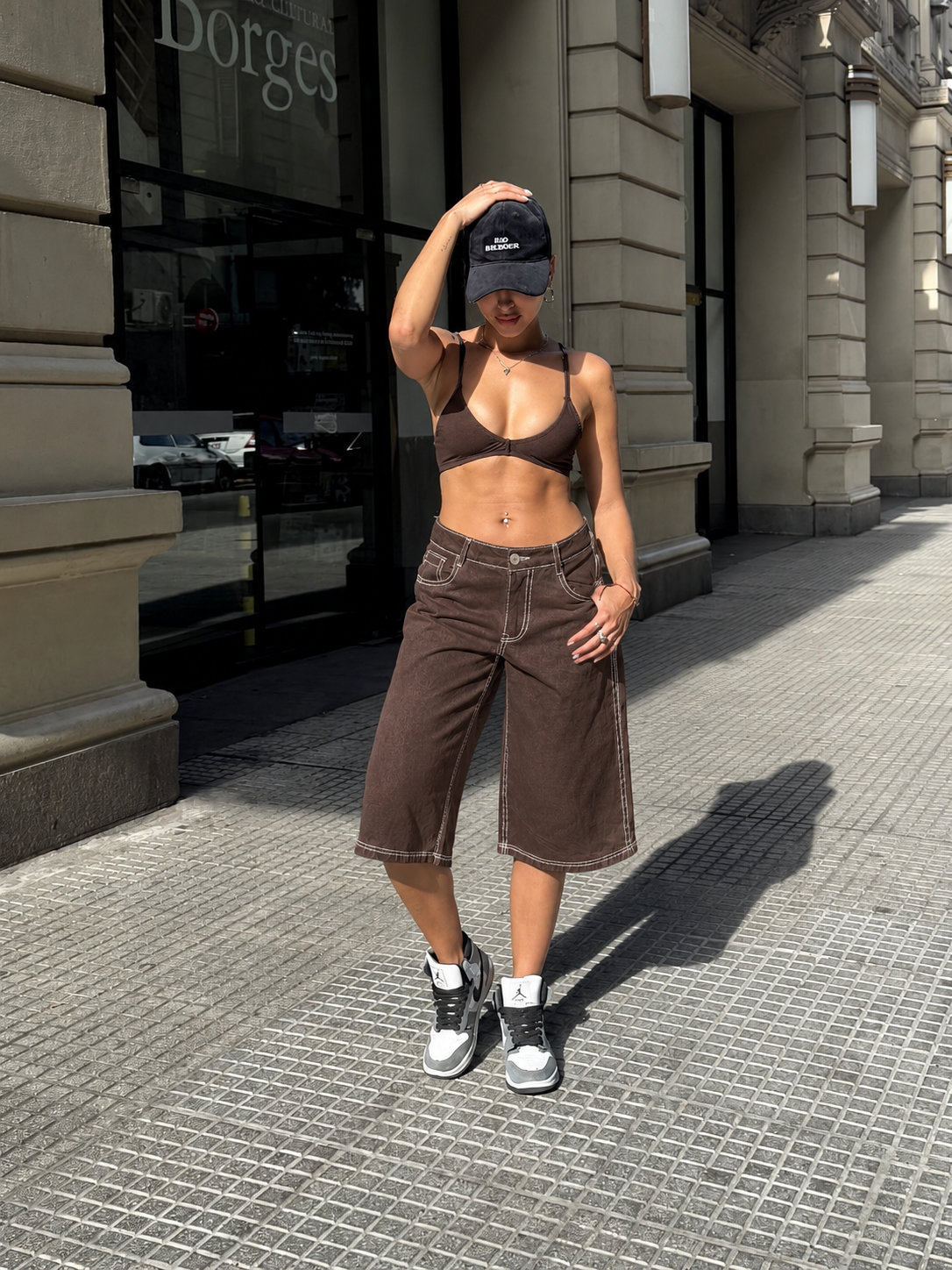 Bermuda Bordada Baggy Caravela - Moda%20urbana%20bajo%20el%20sol%20en%20Dorges.png