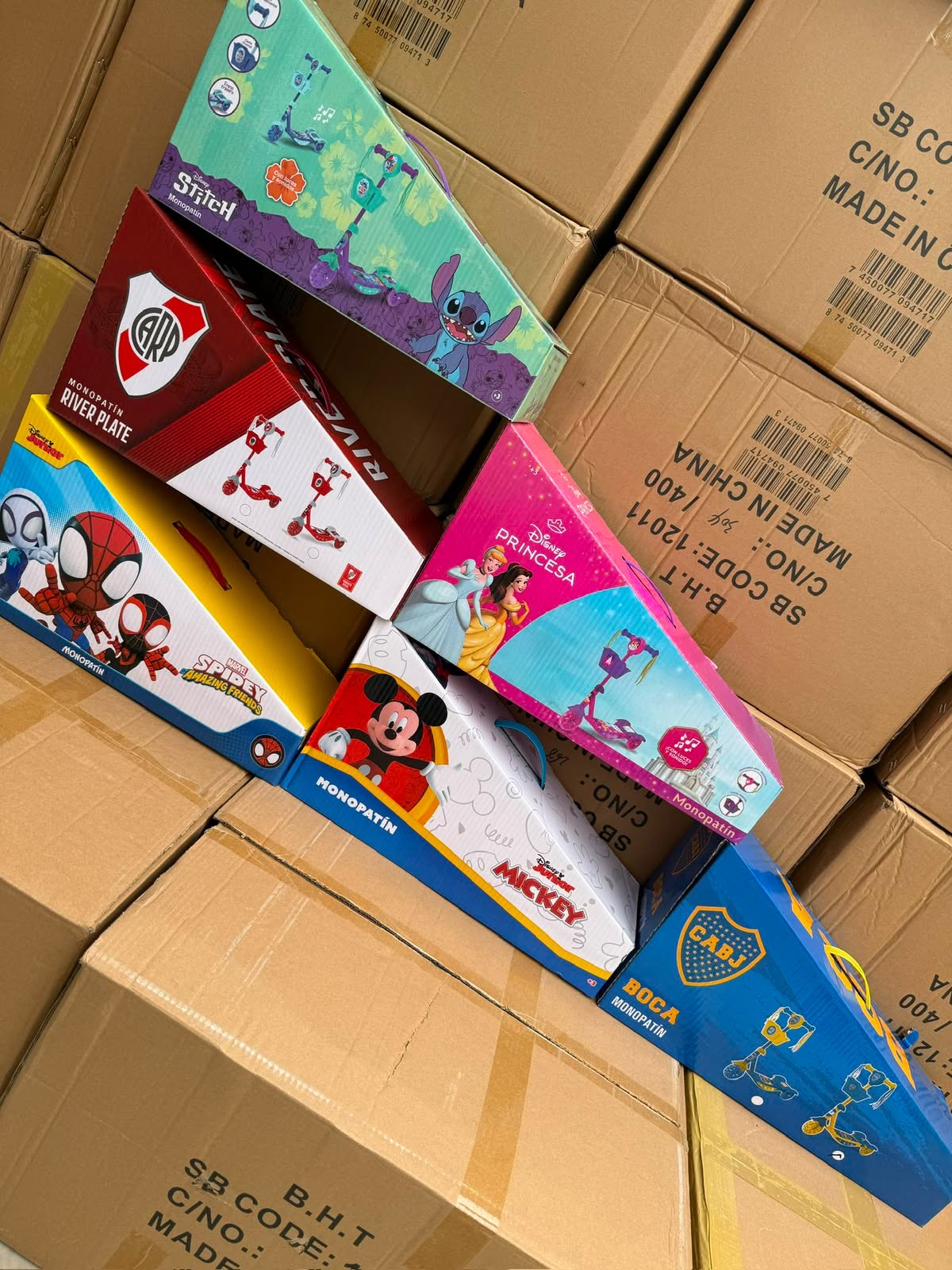 Mono Patin Disney - ffe86e9e-051d-43ca-80d6-ceb7e7b46c57.jpeg