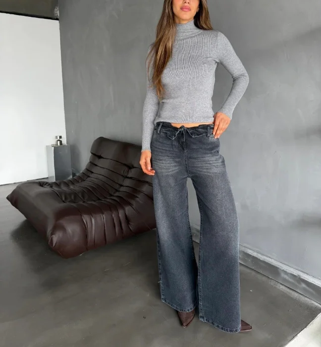 Jean Negro Localizado Cintura Doblada Denim Rigido