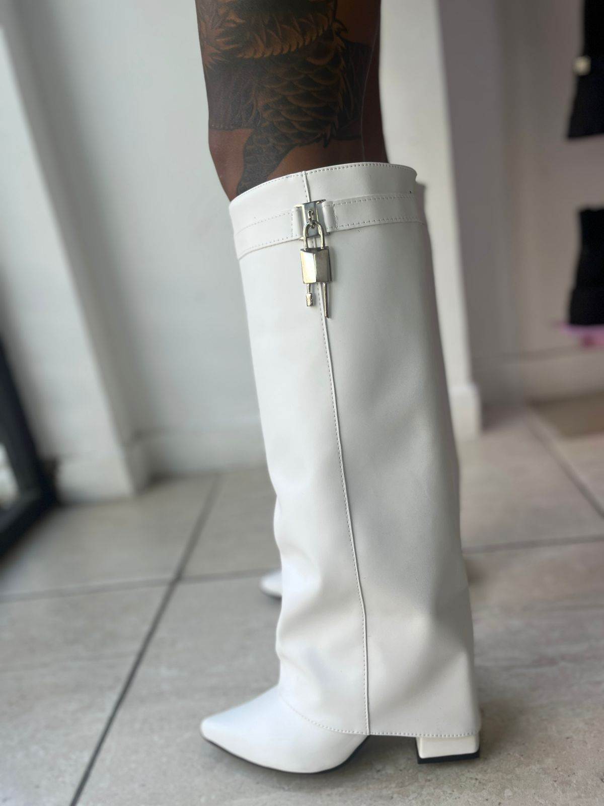 Givenchy - c5b008c0-2dd6-4454-abd9-5c7ea671fd86.jpg