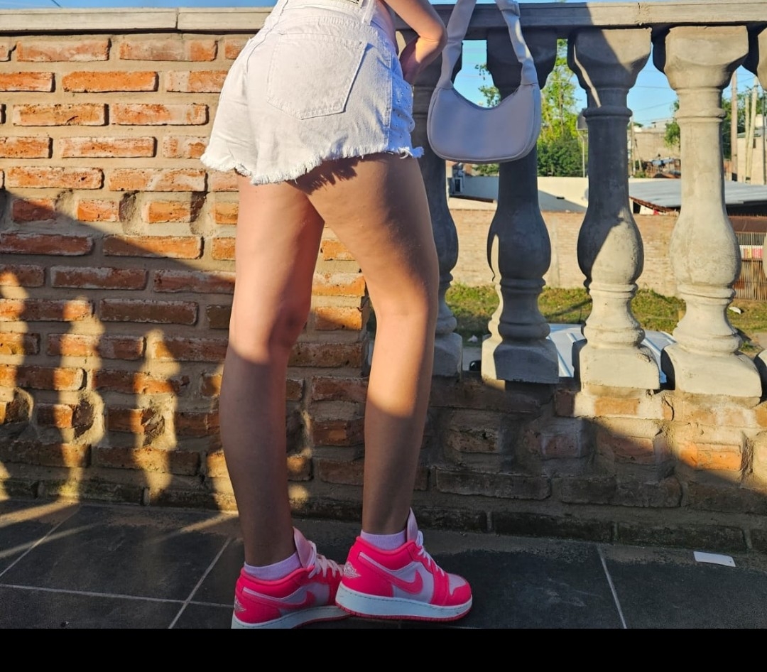 Short  Bordo con Brillos del 36 al 46 por Pedido - Imagen 5
