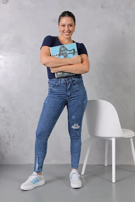 Pantalón Nevado Azul con Rotura y Rasguño