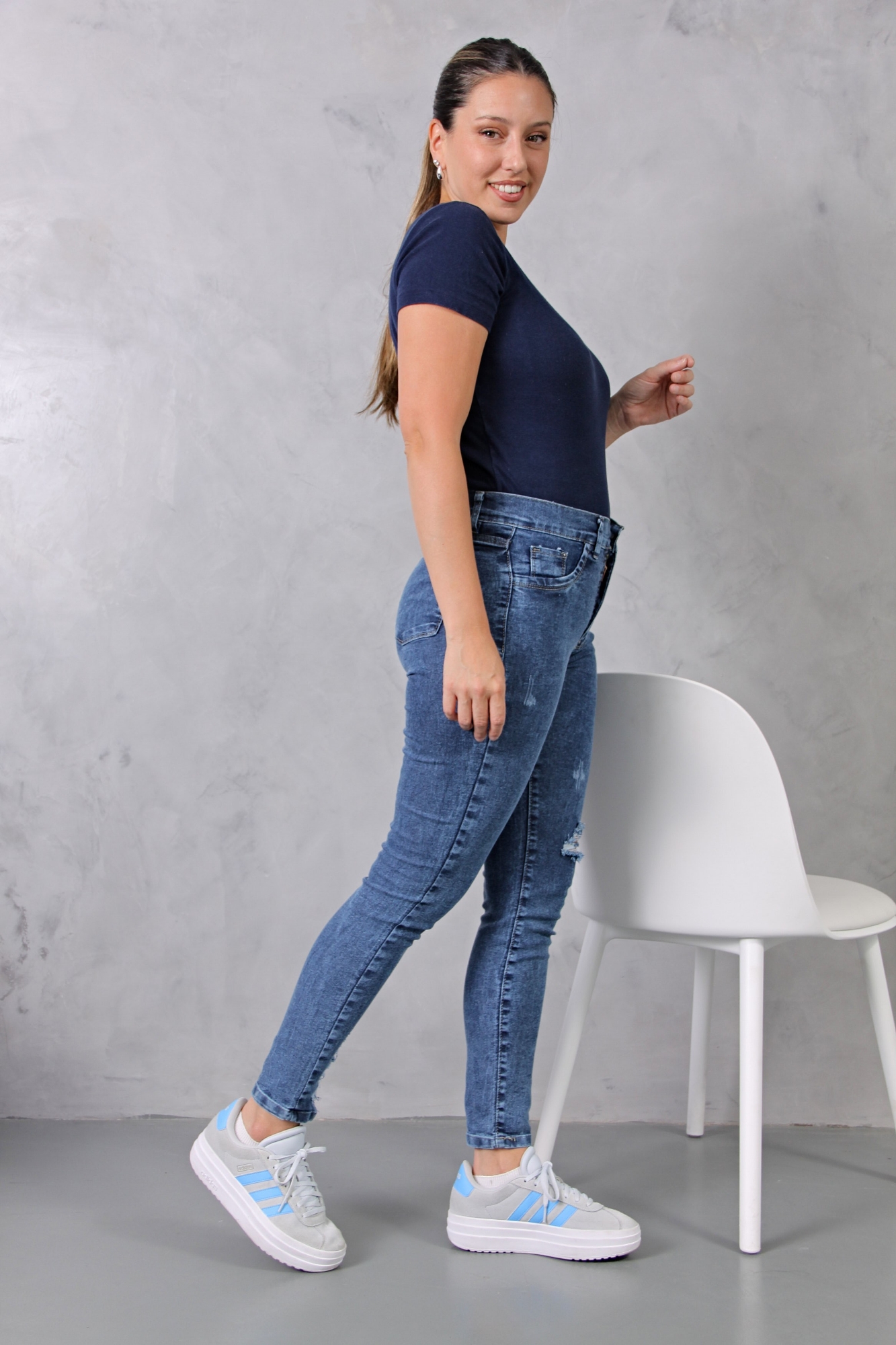 Pantalón Nevado Azul con Rotura y Rasguño - Imagen 3