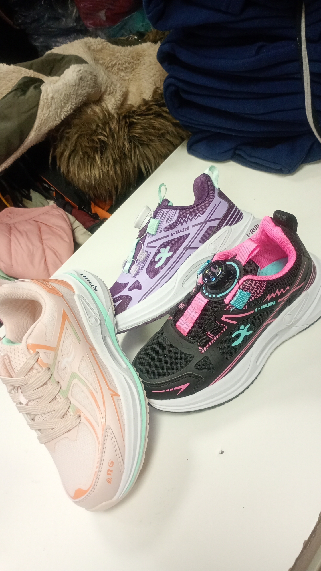 Zapatillas Importados de Chic@s - Imagen 2