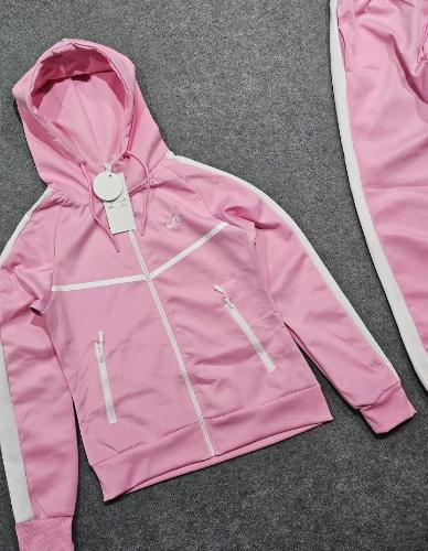 Conjunto de Dama Nk Bordado Media Estacion