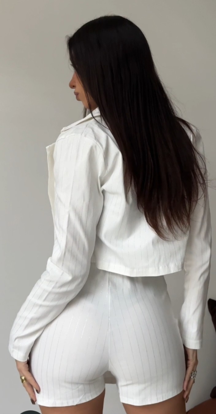 Conjunto de Blazer y Shorts Pollera con Gliter Plateado - Imagen 3
