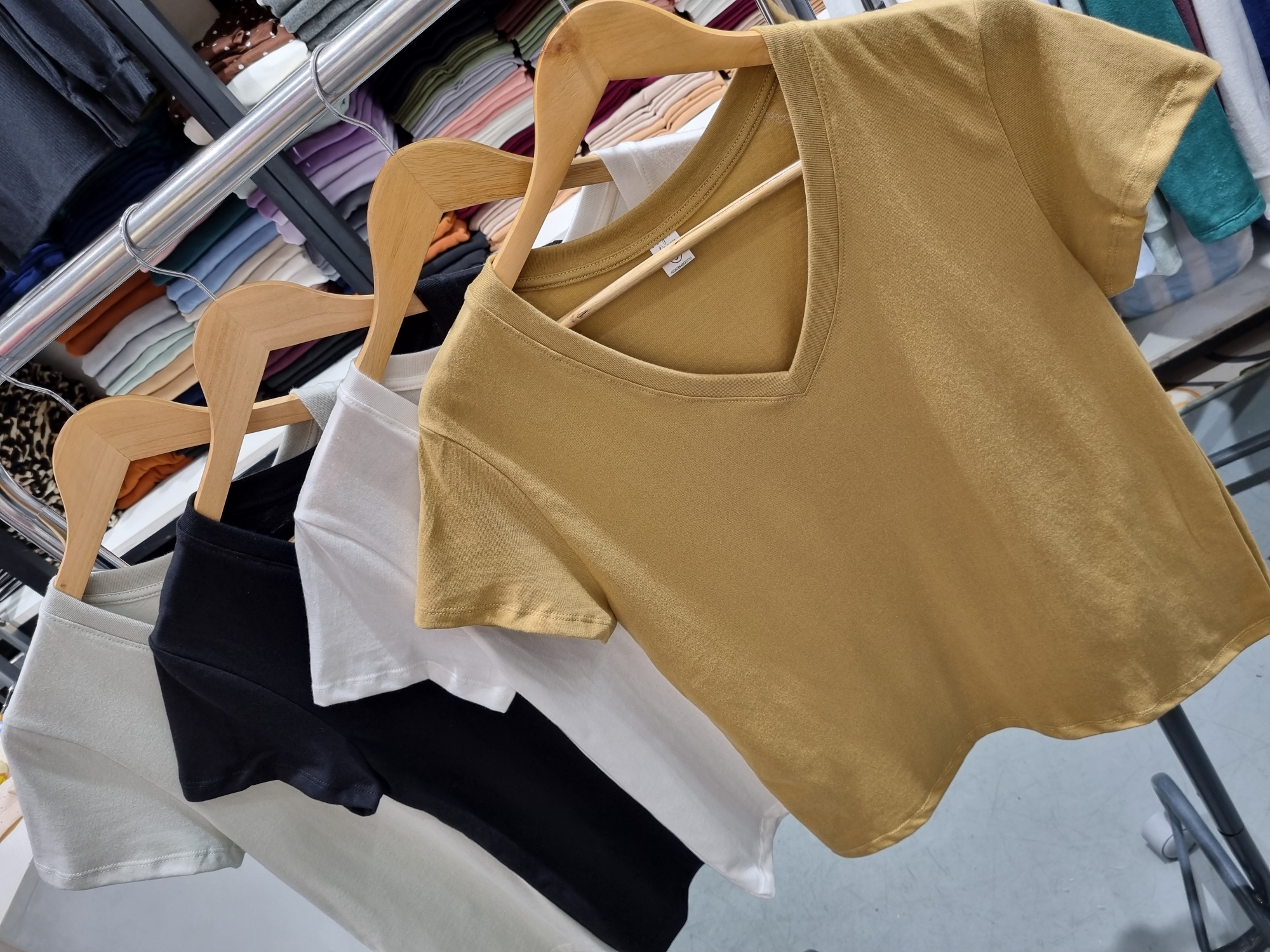 Remera Cuello V Algodon - Imagen 2