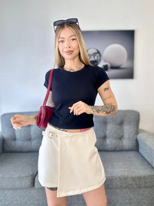 Shorts Pollera con Hebilla