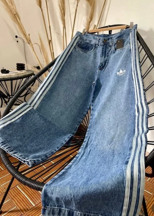 Jean Wide Leg 3 Tiras Adidas Bordado
