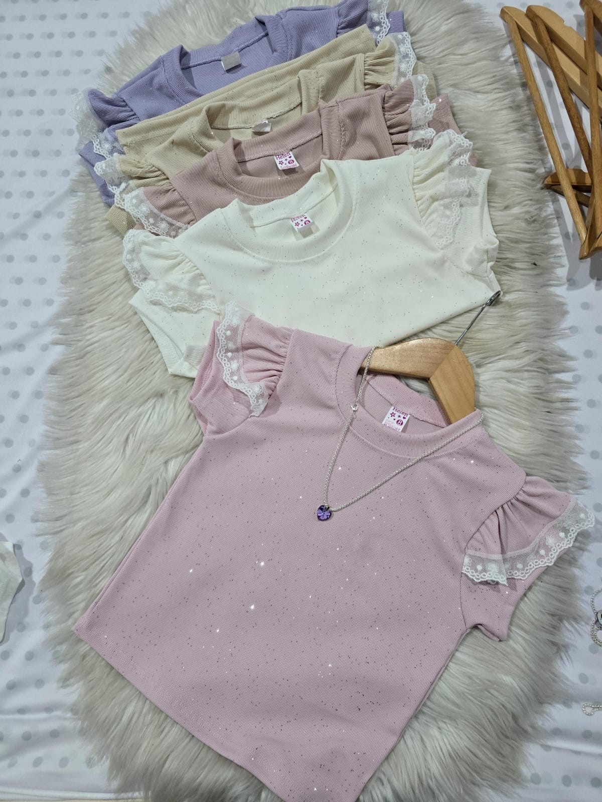 Remera Volado Encaje Brillos - Imagen 2