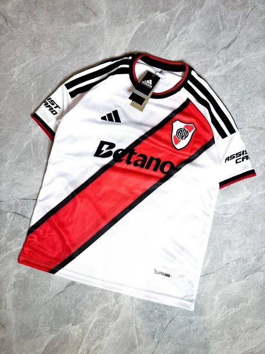Camiseta River 2026
