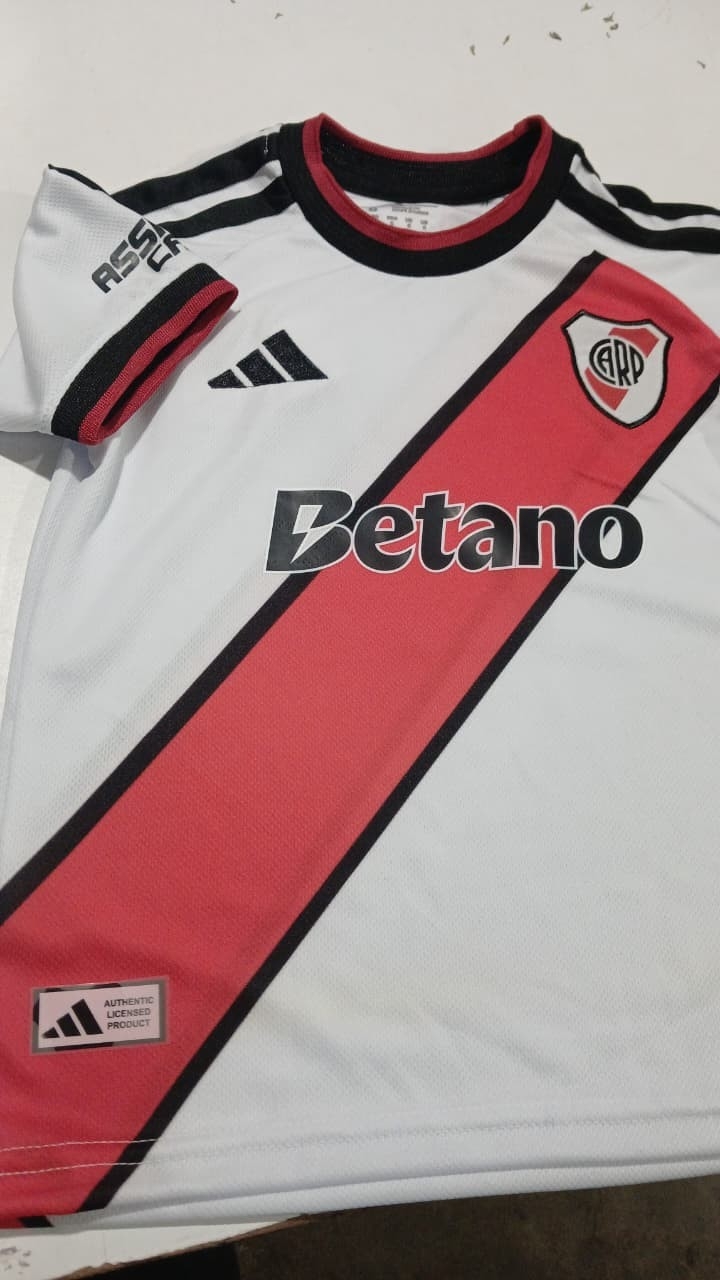 Nuevo Ingreso de Camisetas Deportivas Escudo y Logos Bordados para Niños - Imagen 3