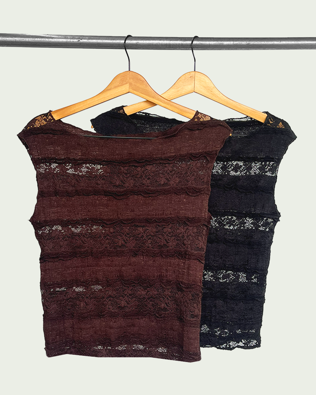 Musculosa Cuello Bote Encaje Parches - Musculosa_Cuello%20Bote_Encaje%20Parches_perchero.png