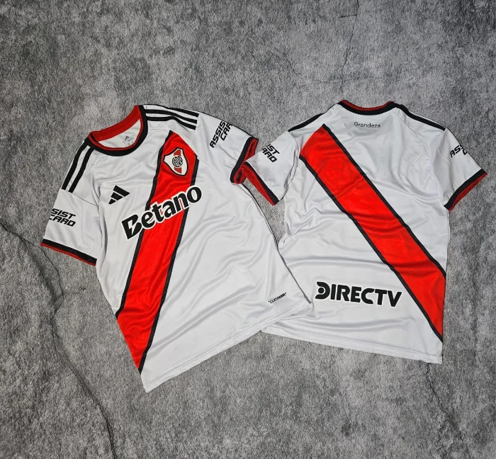 Camiseta River