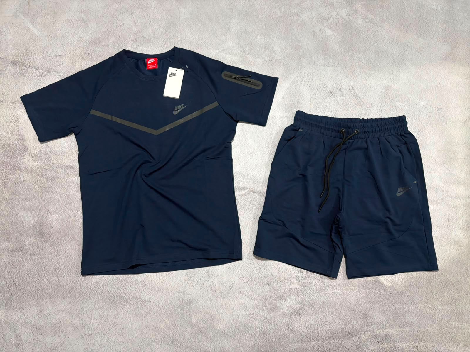 Conjunto ni Ke Tech Liso - 5513ac61-0f31-48d3-a57c-9d7f6732d0cf.jpeg