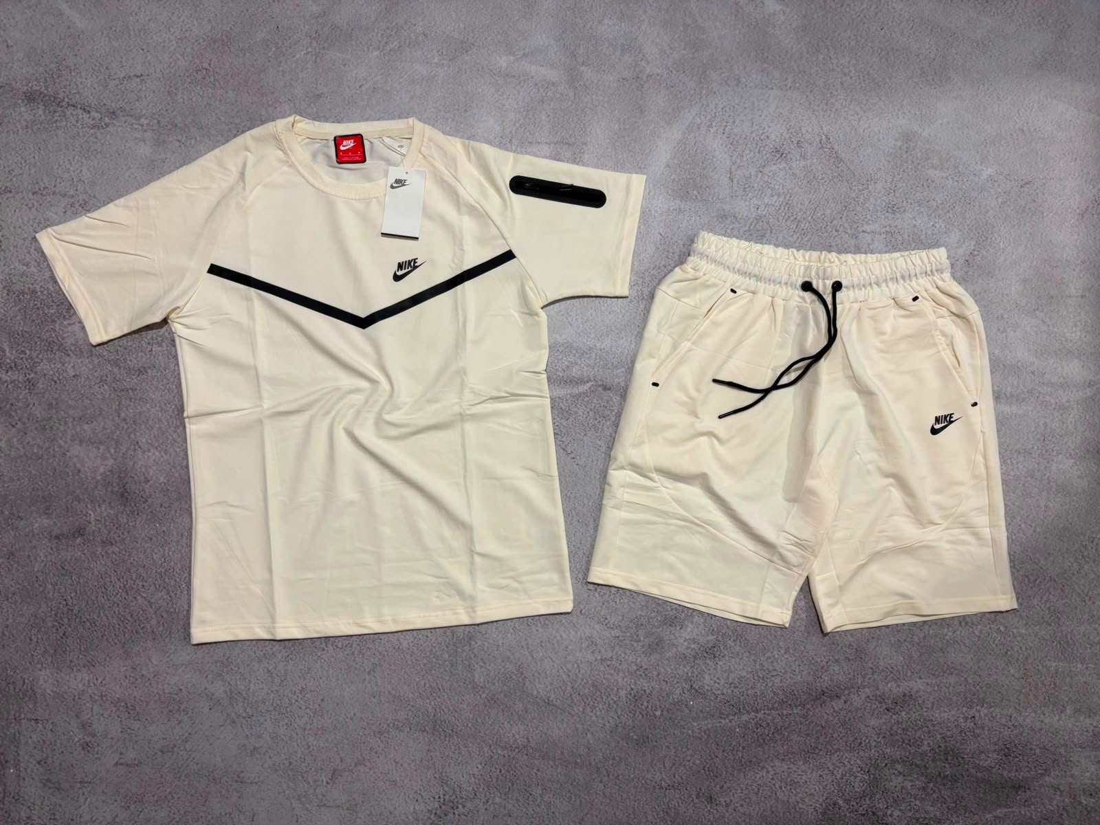 Conjunto ni Ke Tech Liso - 51b56ee5-c281-48c6-af17-d8d63c875a09.jpeg