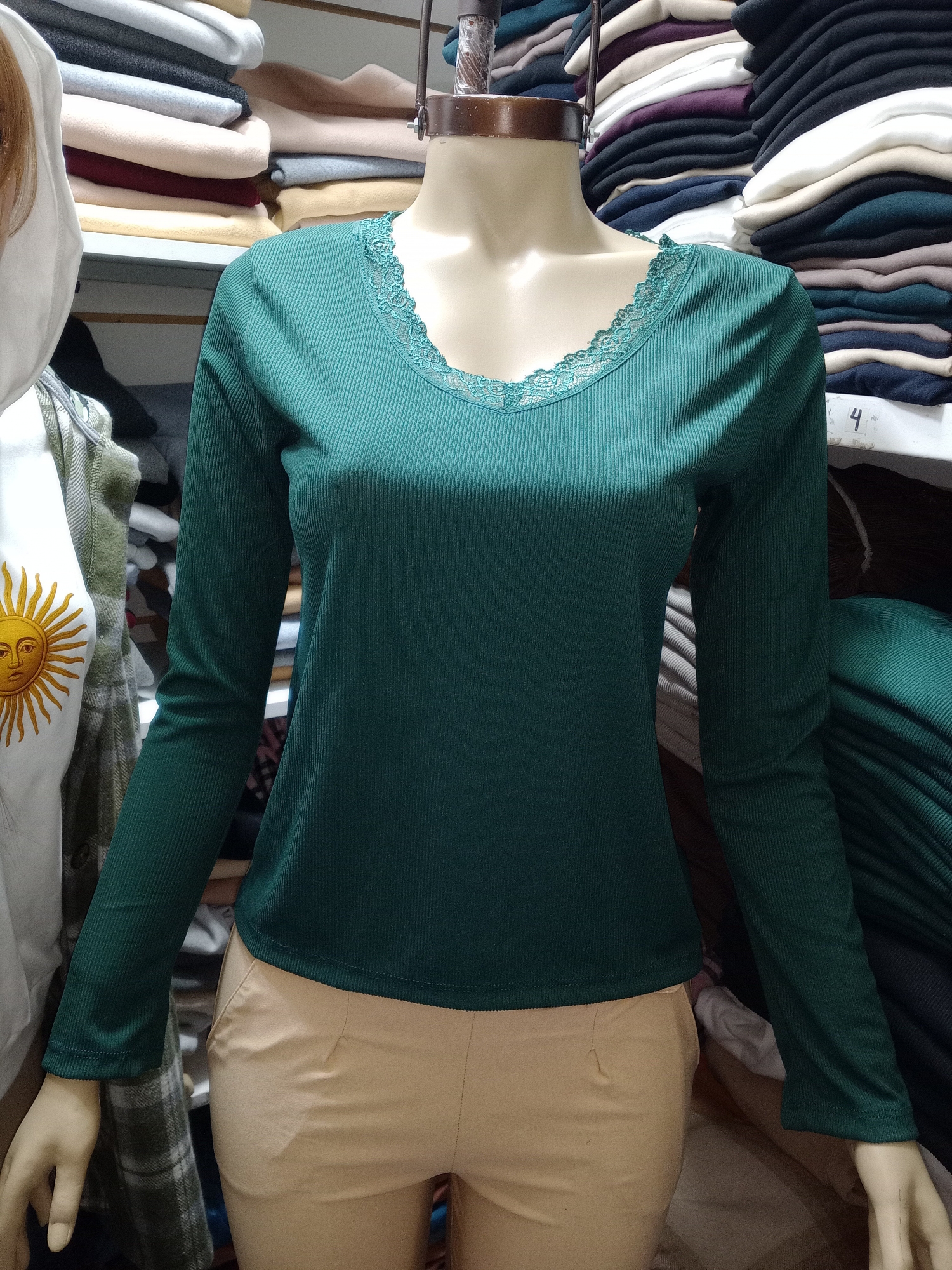 Remera Manga Larga Cuello V- Morley Soft con Puntilla Encaje - Imagen 3