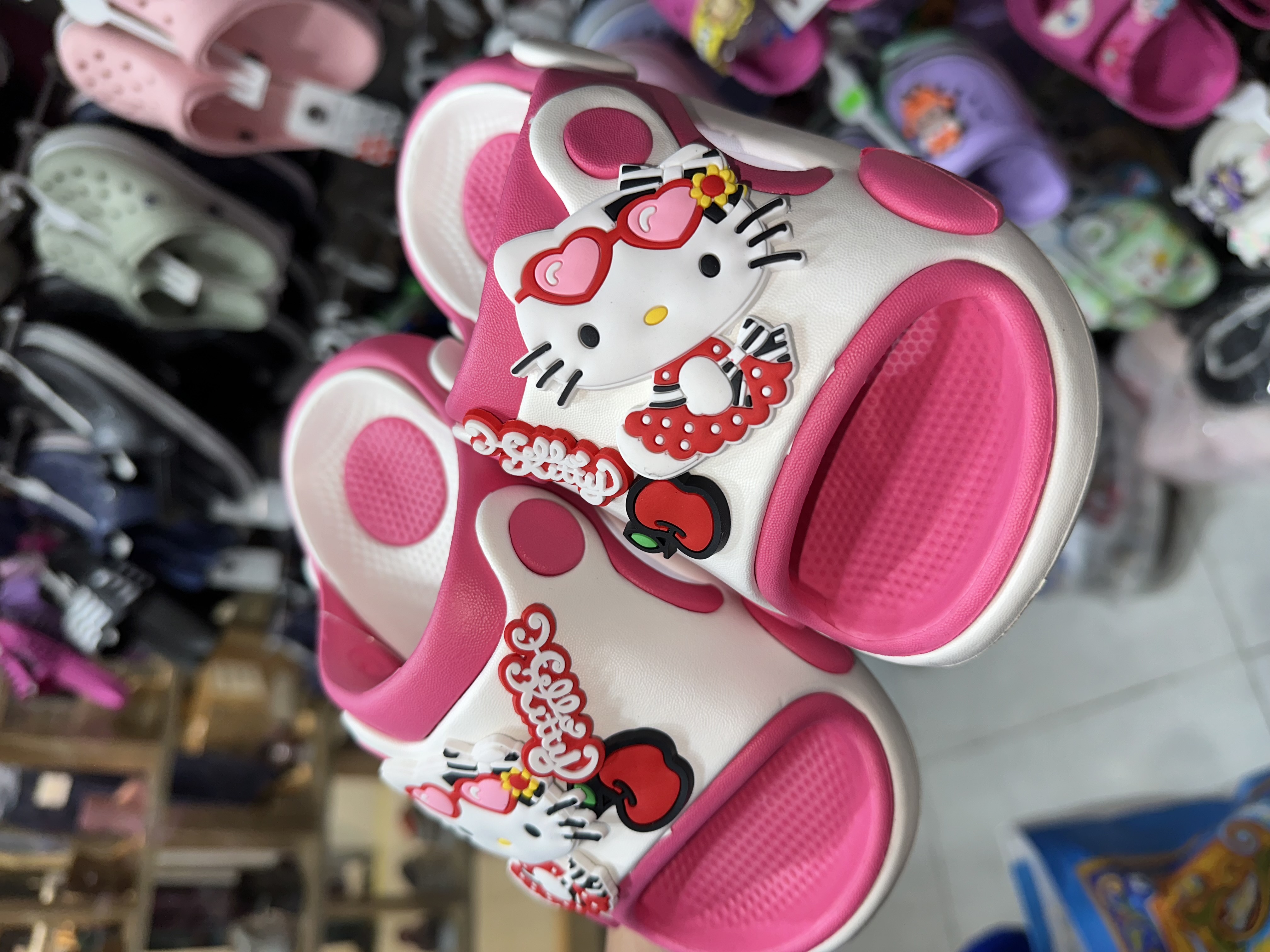 Sandalias Hello Kitty - IMG_2868.jpeg