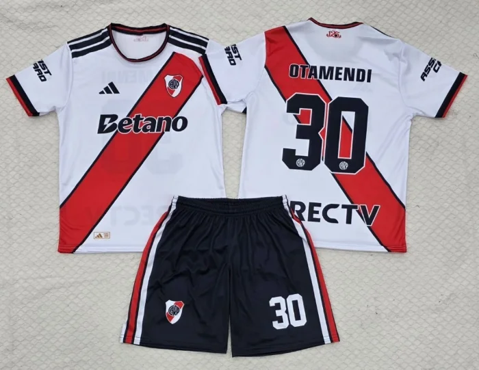 Conjunto de River Niño 8 al 16