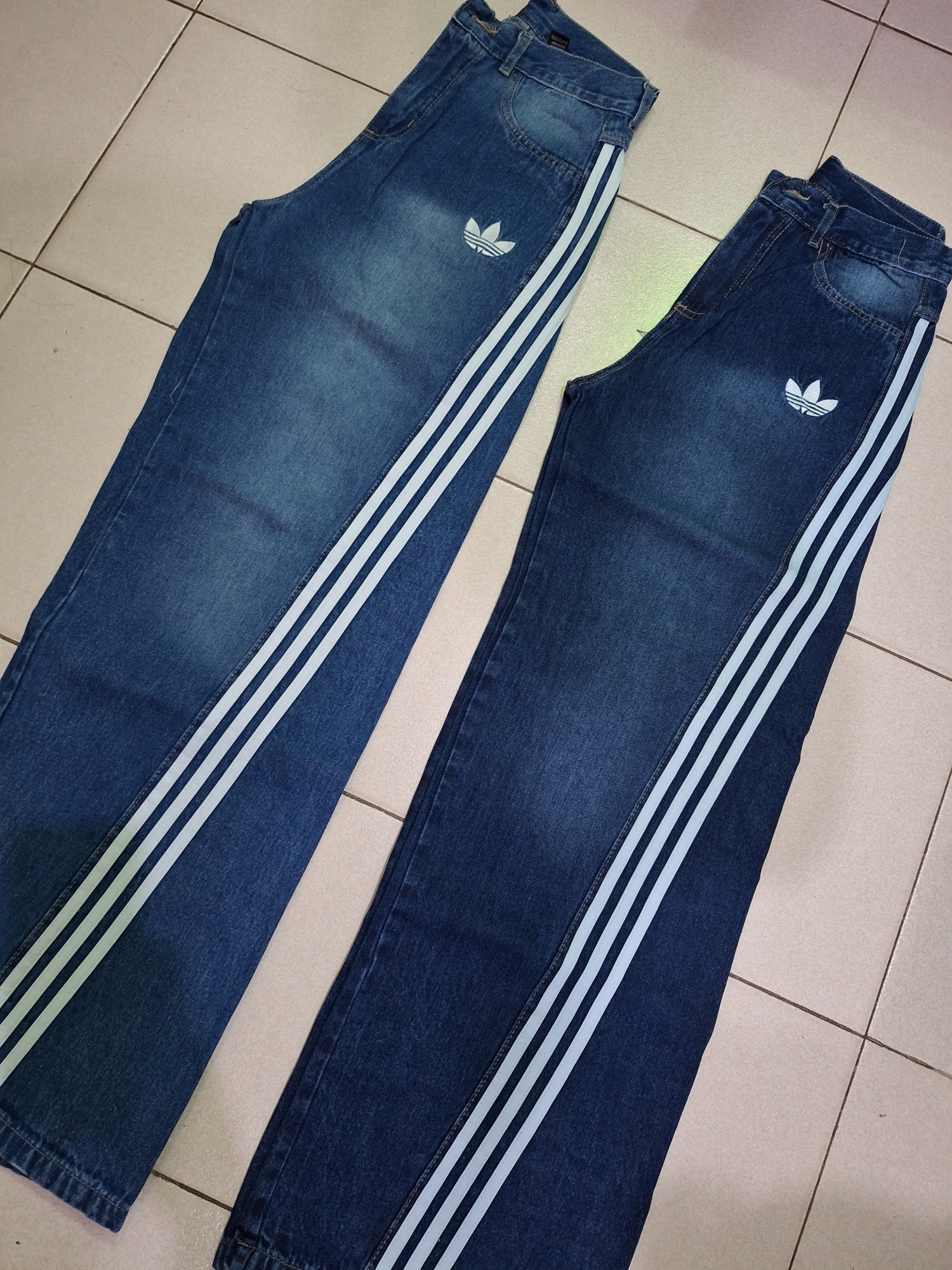 Jean Wide Leg Rigidos Adidas Bordado - Imagen 3