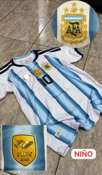 Camiseta Argentina Niño Parche 2026 e Islas Malvinas