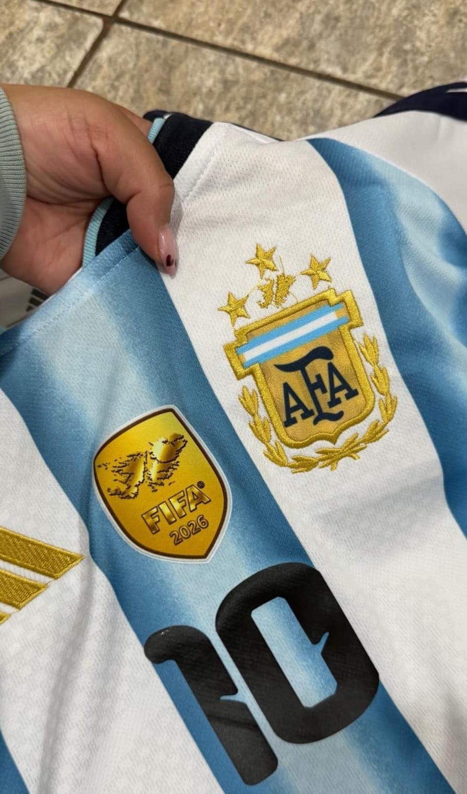 Camiseta Argentina Niño Parche 2026 e Islas Malvinas - Imagen 2