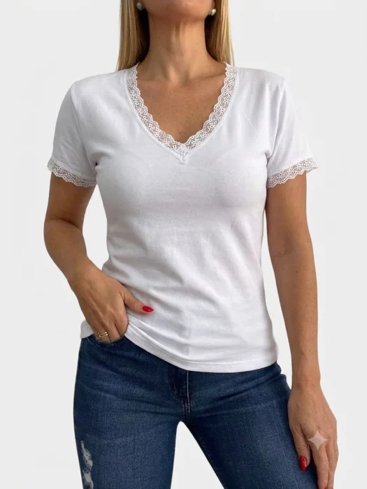 Remera de Algodón con Puntilla al Tono