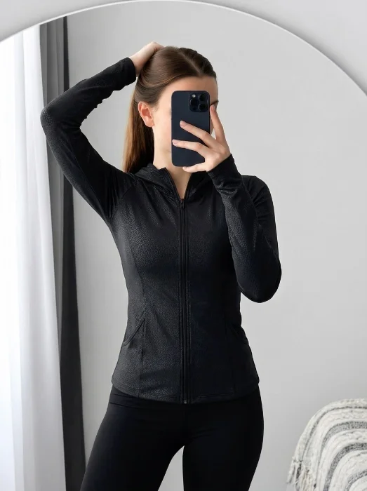 Campera    Gofrado    Lycra   con   Capucha