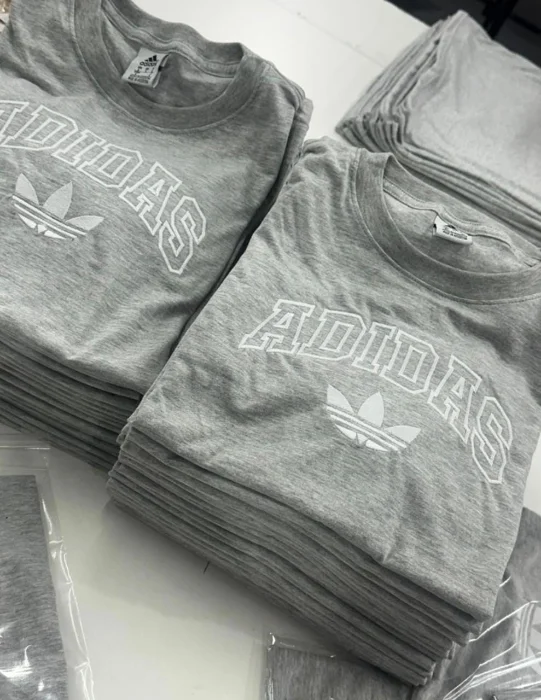 Remera Adi Bordadas Premiun de Hombre