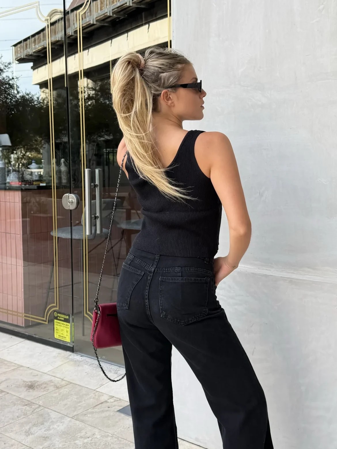 Jean Recto Negro Tiro Alto Denim Rigido Premium - Imagen 2