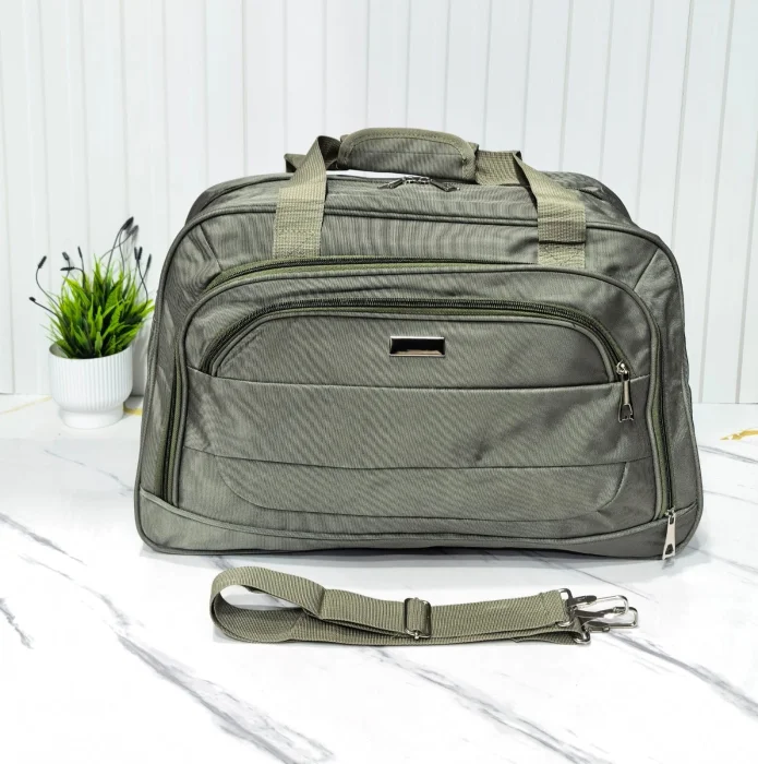 Bolso de Viaje de  Amplia Capacidad* Impermeable* Excelente Calidad 
tira Desmontable