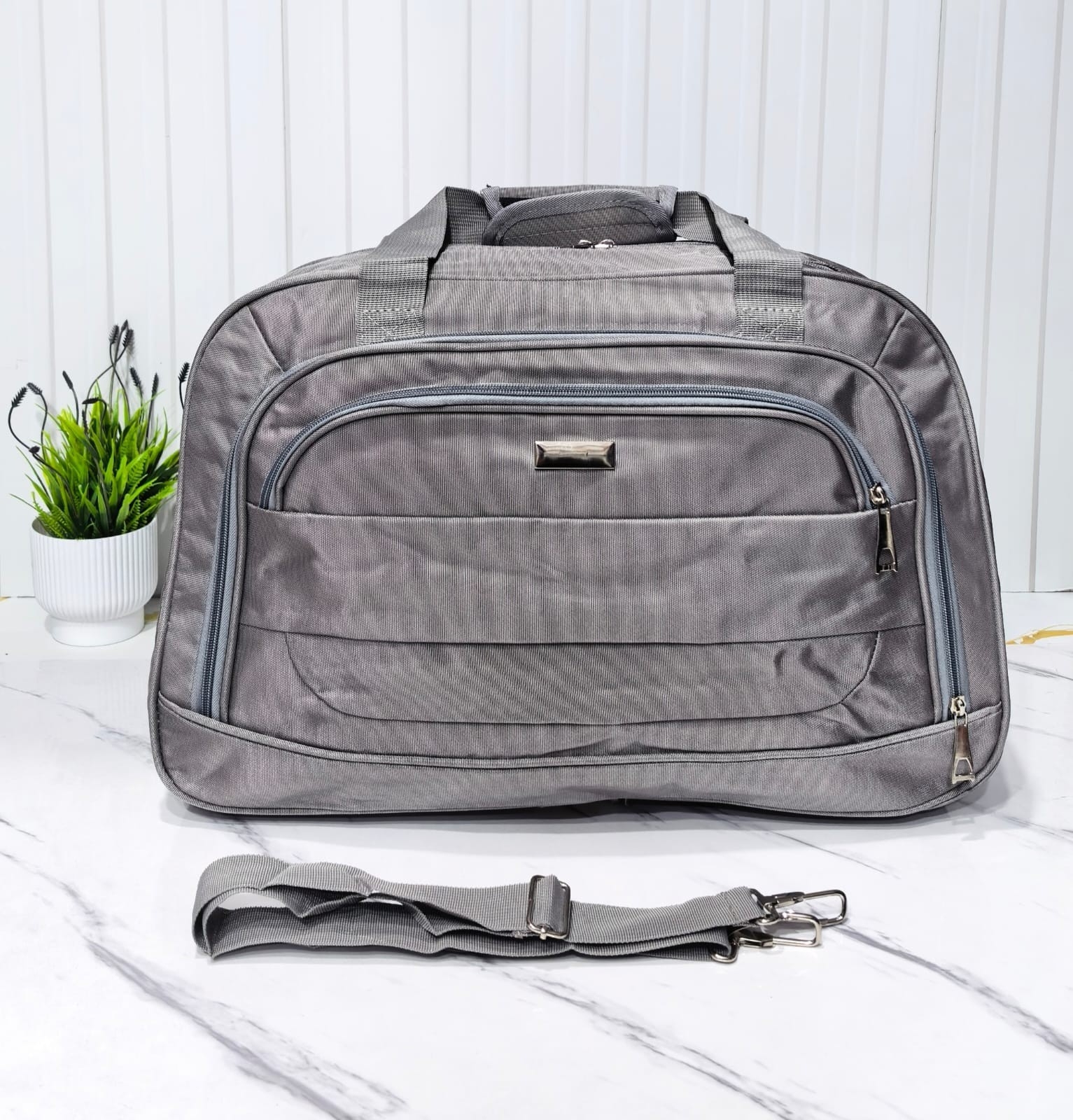 Bolso de Viaje de  Amplia Capacidad* Impermeable* Excelente Calidad 
tira Desmontable - Imagen 3
