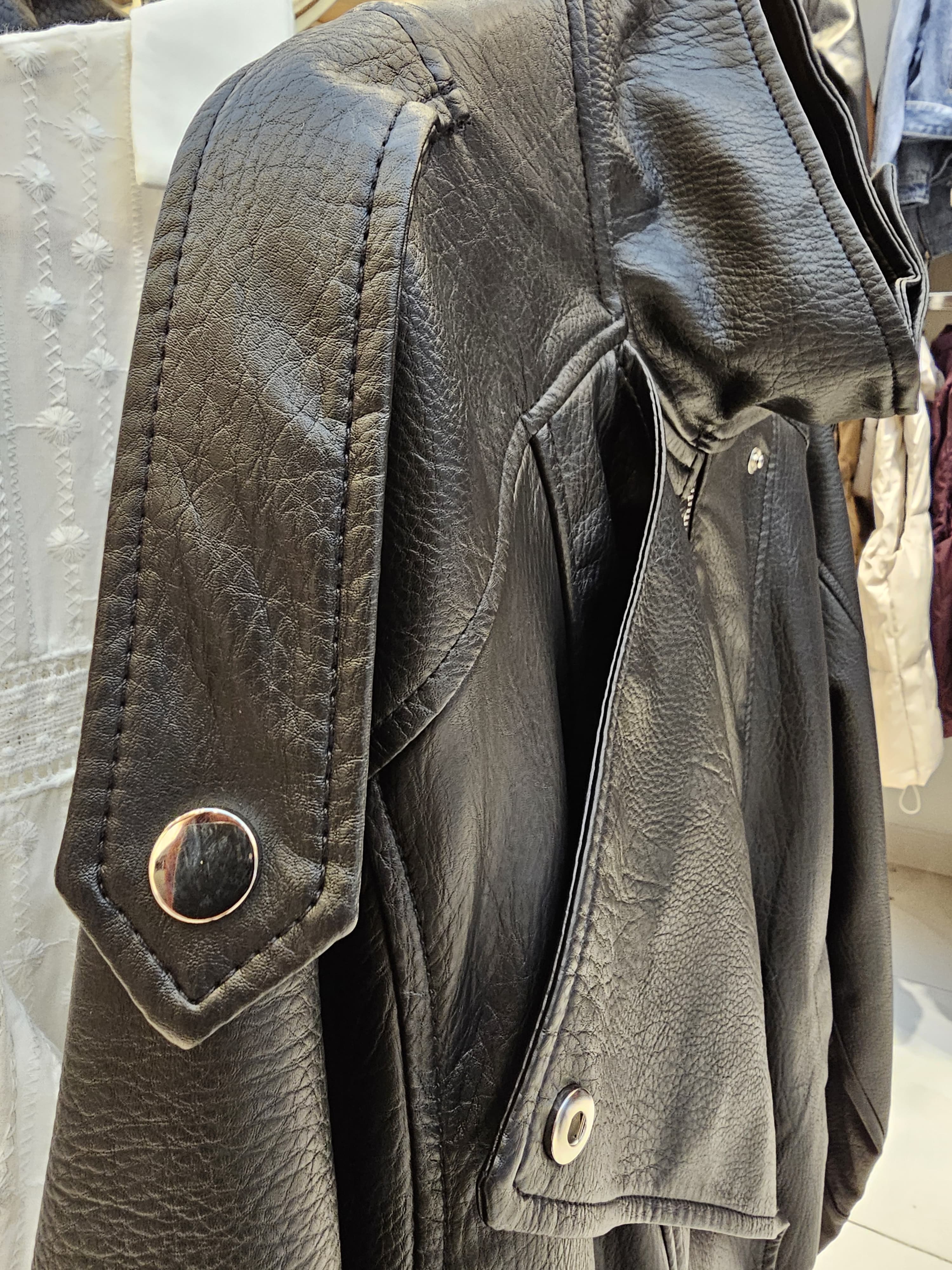 Campera de Cuero Over 508 - IMG-20260807-WA0025.jpg