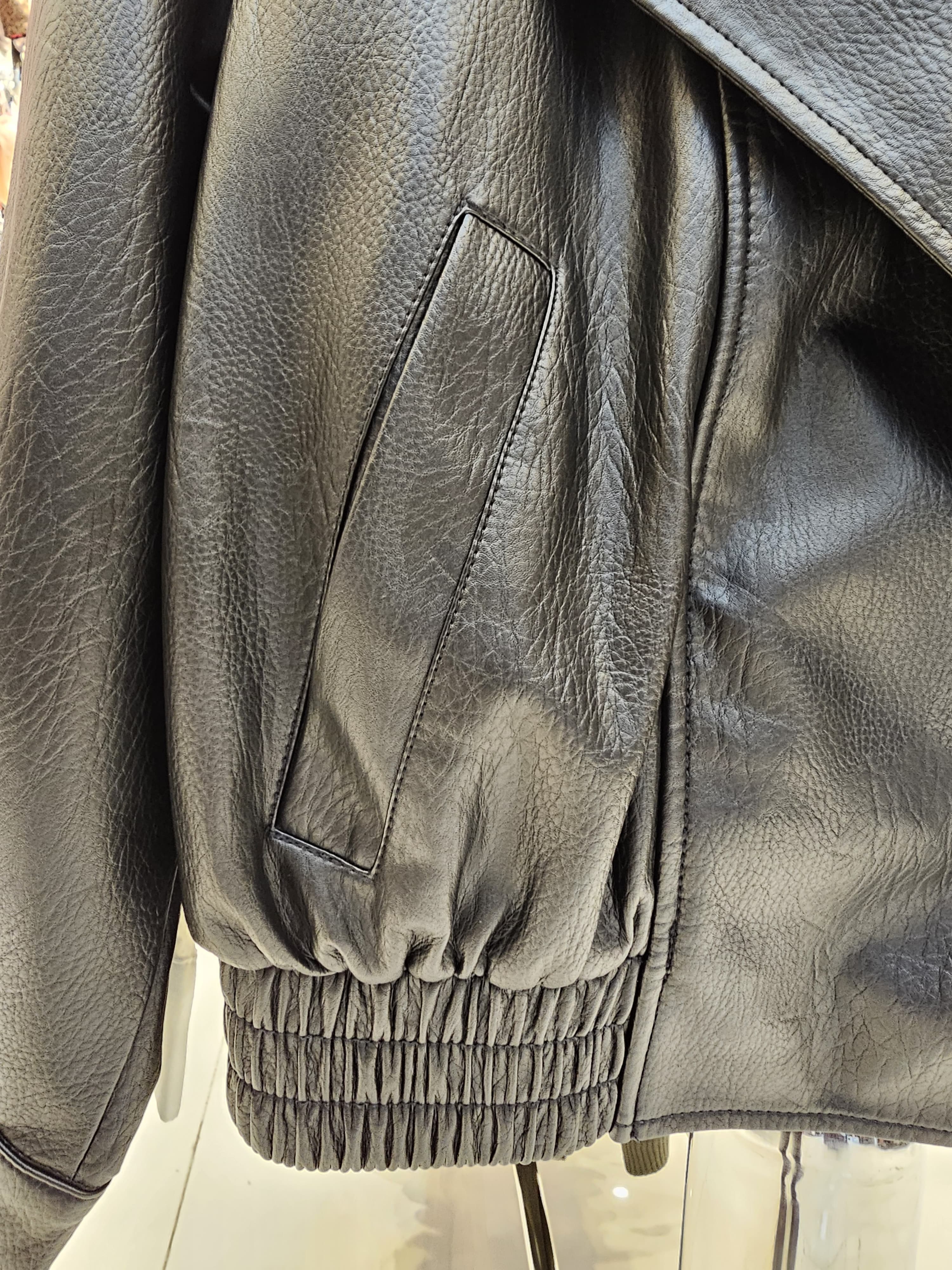 Campera de Cuero Over 508 - IMG-20260807-WA0028.jpg