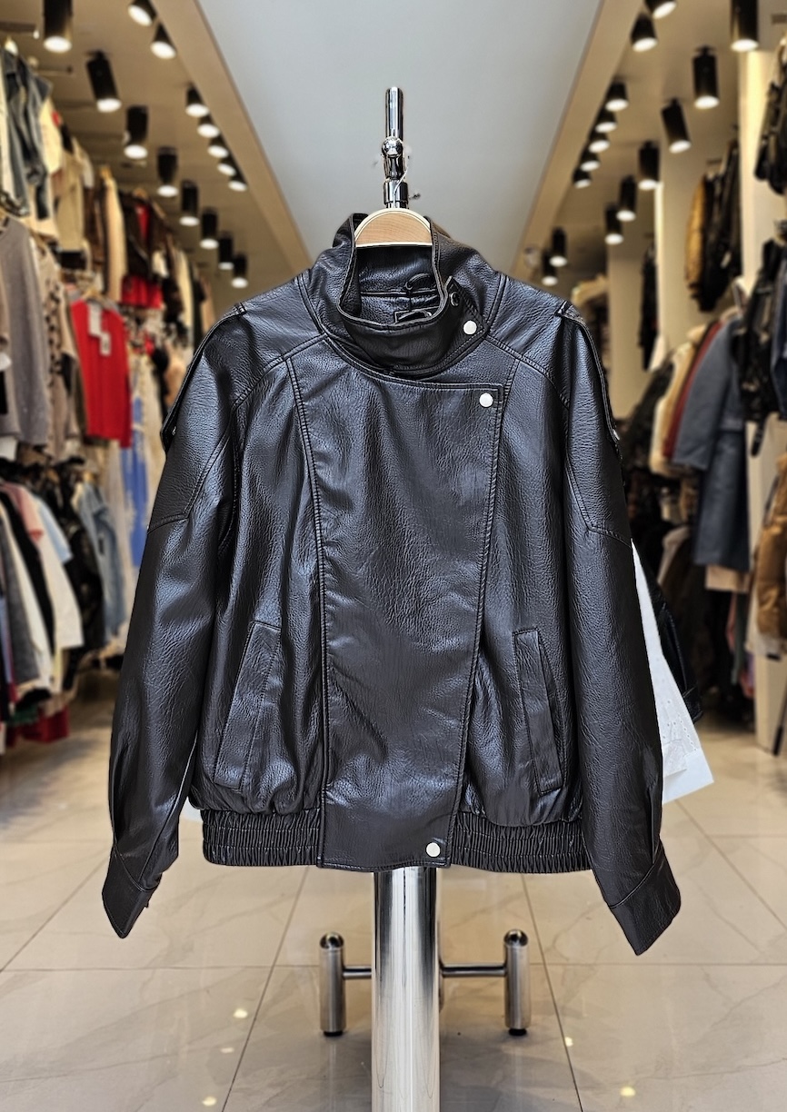 Campera de Cuero Over 931 - 20260804_143650.jpg