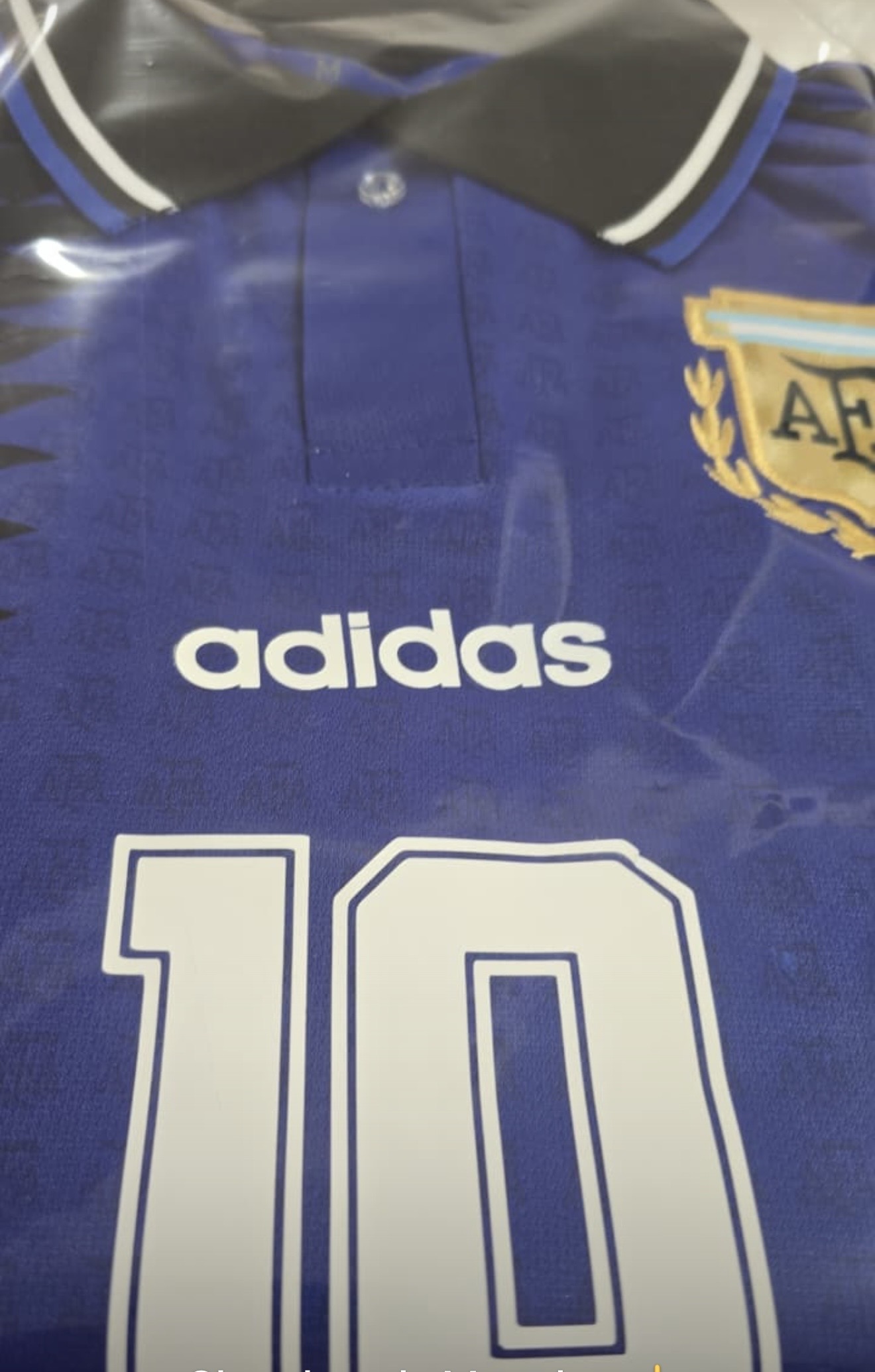 Camiseta Retro Maradona  Premium  Logos Bordados   Super Premium - IMG_2532.jpeg