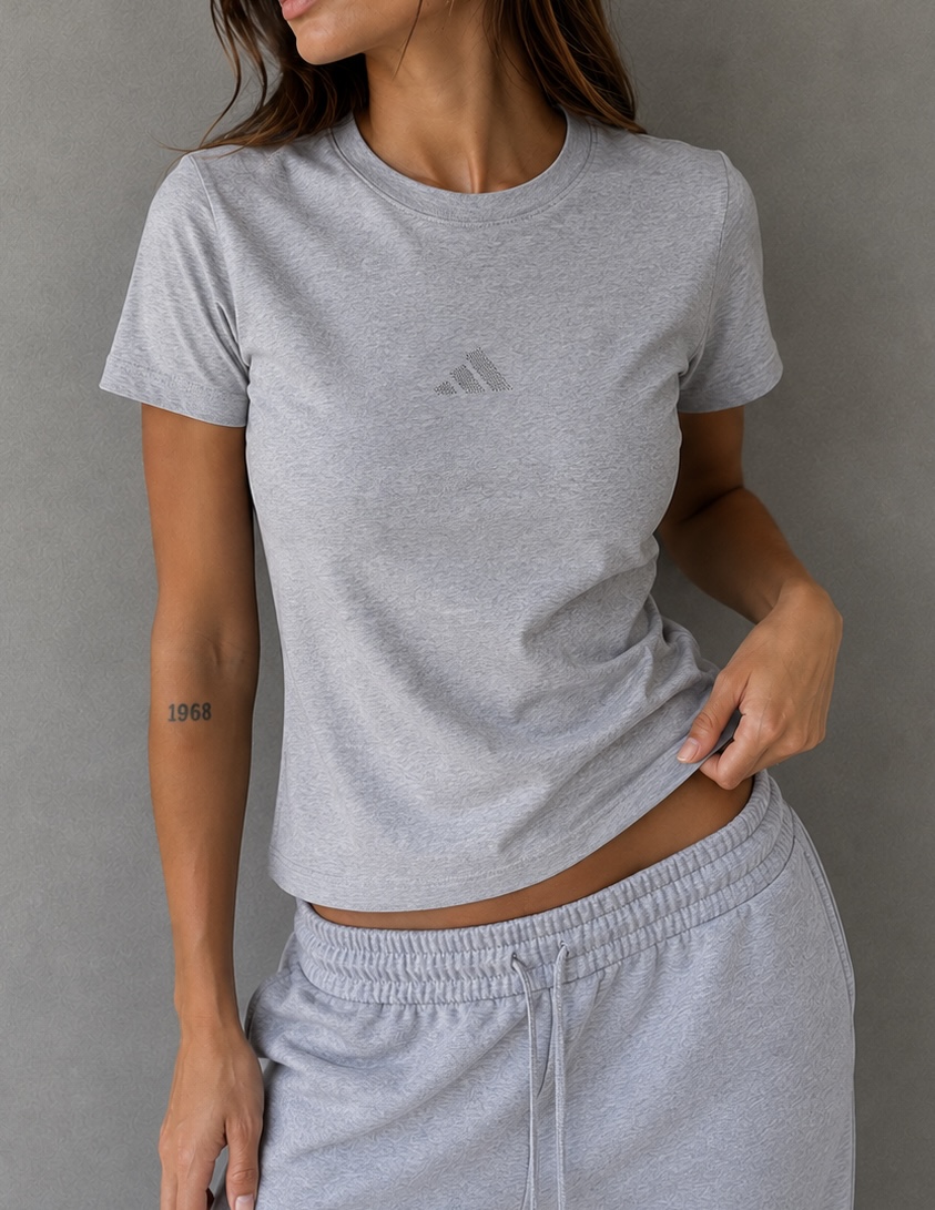 Remera Ad. con Glitter - 579E8839-EDD4-48F1-BE0B-5B21DCA0F26D.jpeg