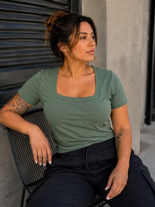 Remera C/cuadrado Curvy