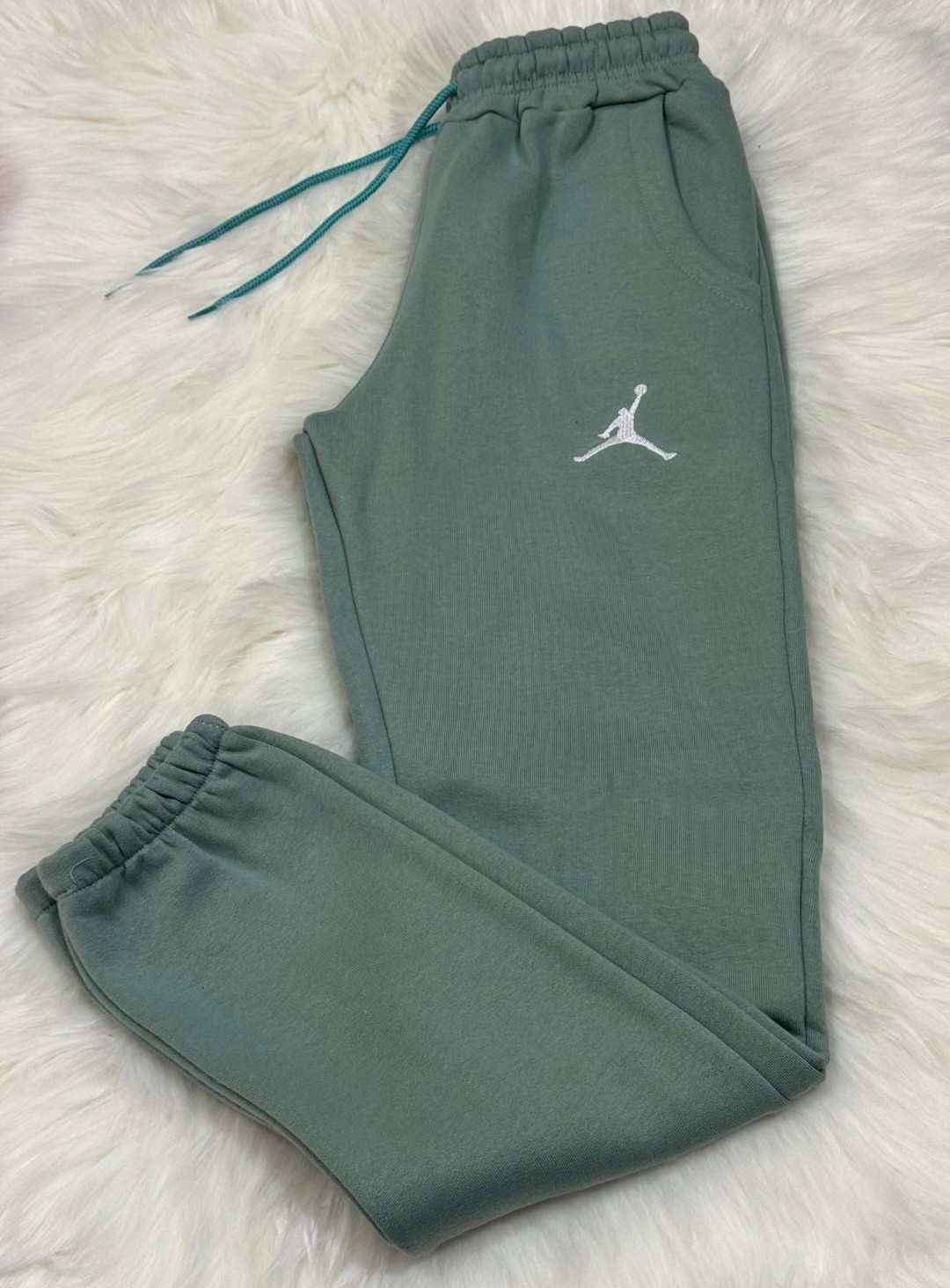 Joggins Jordan con Puño Bordados - Imagen 2