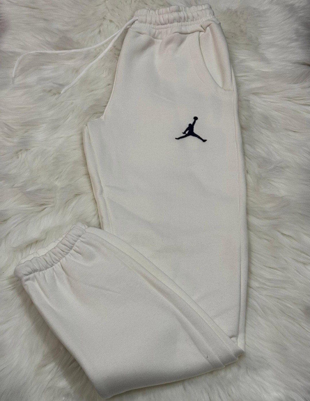 Joggins Jordan con Puño Bordados - Imagen 4