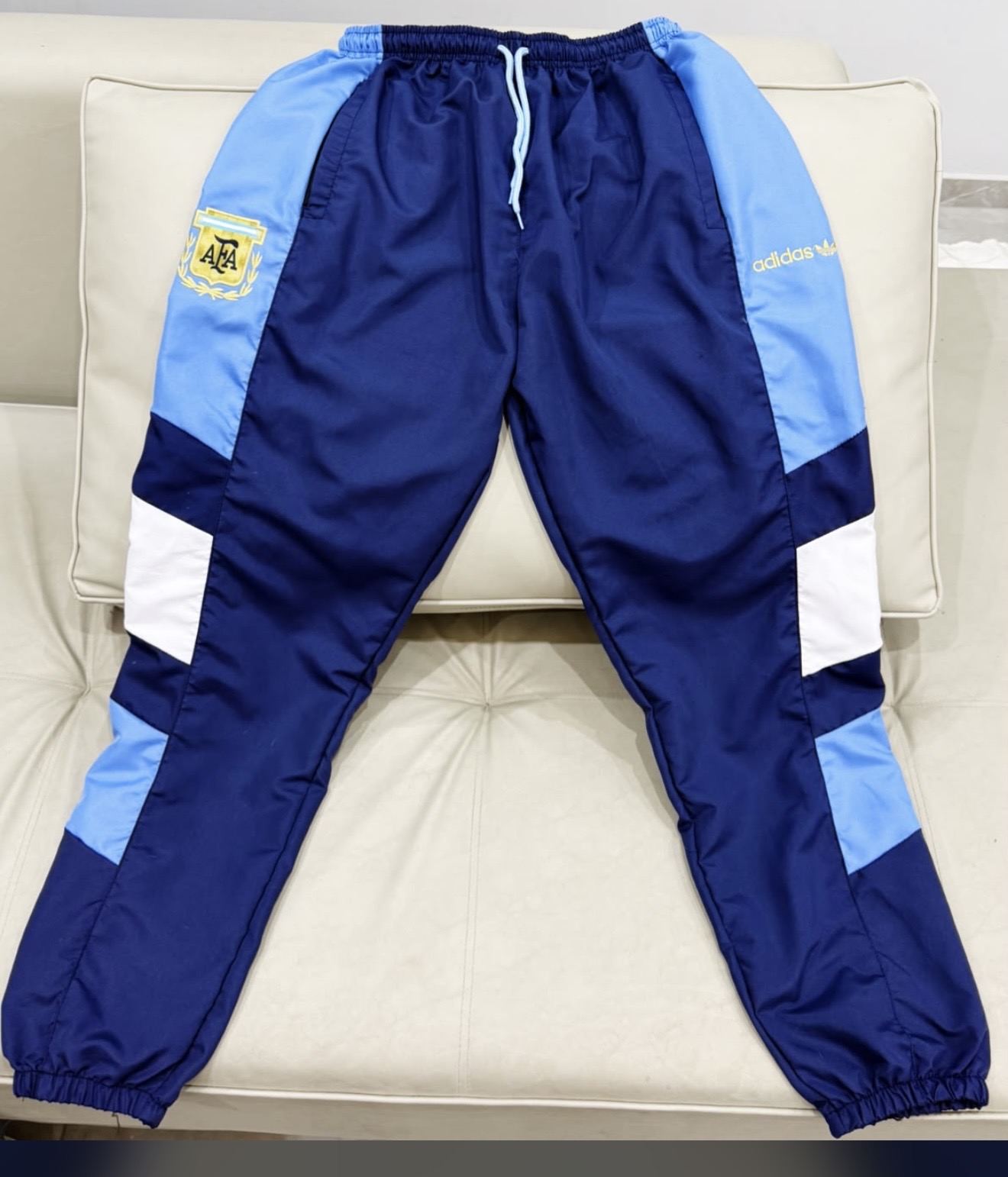 Pantalón Rompeviento  Eqt  Logos Bordados Premium - IMG_2727.jpeg