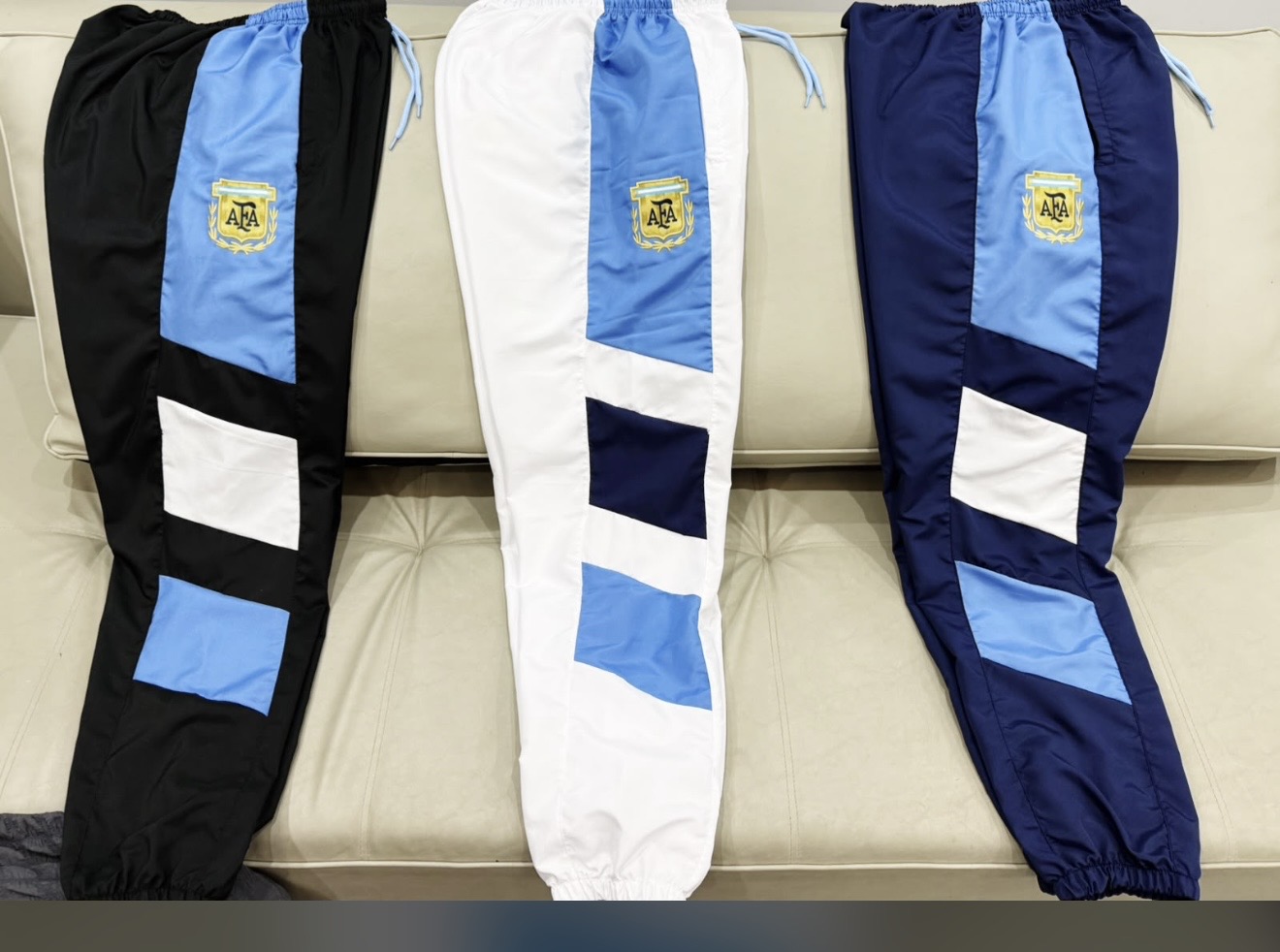 Pantalón Rompeviento  Eqt  Logos Bordados Premium - IMG_2724.jpeg