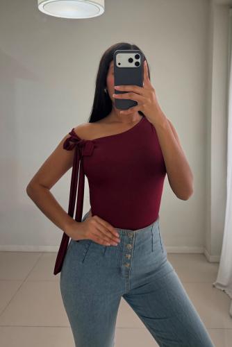 Remera Nudo por Talle