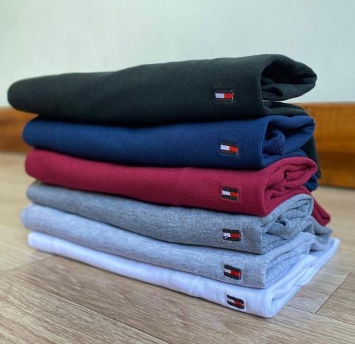 Remera Tommy Bordada