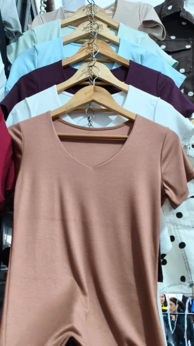 Remera V de Melvin Viscosa!!!