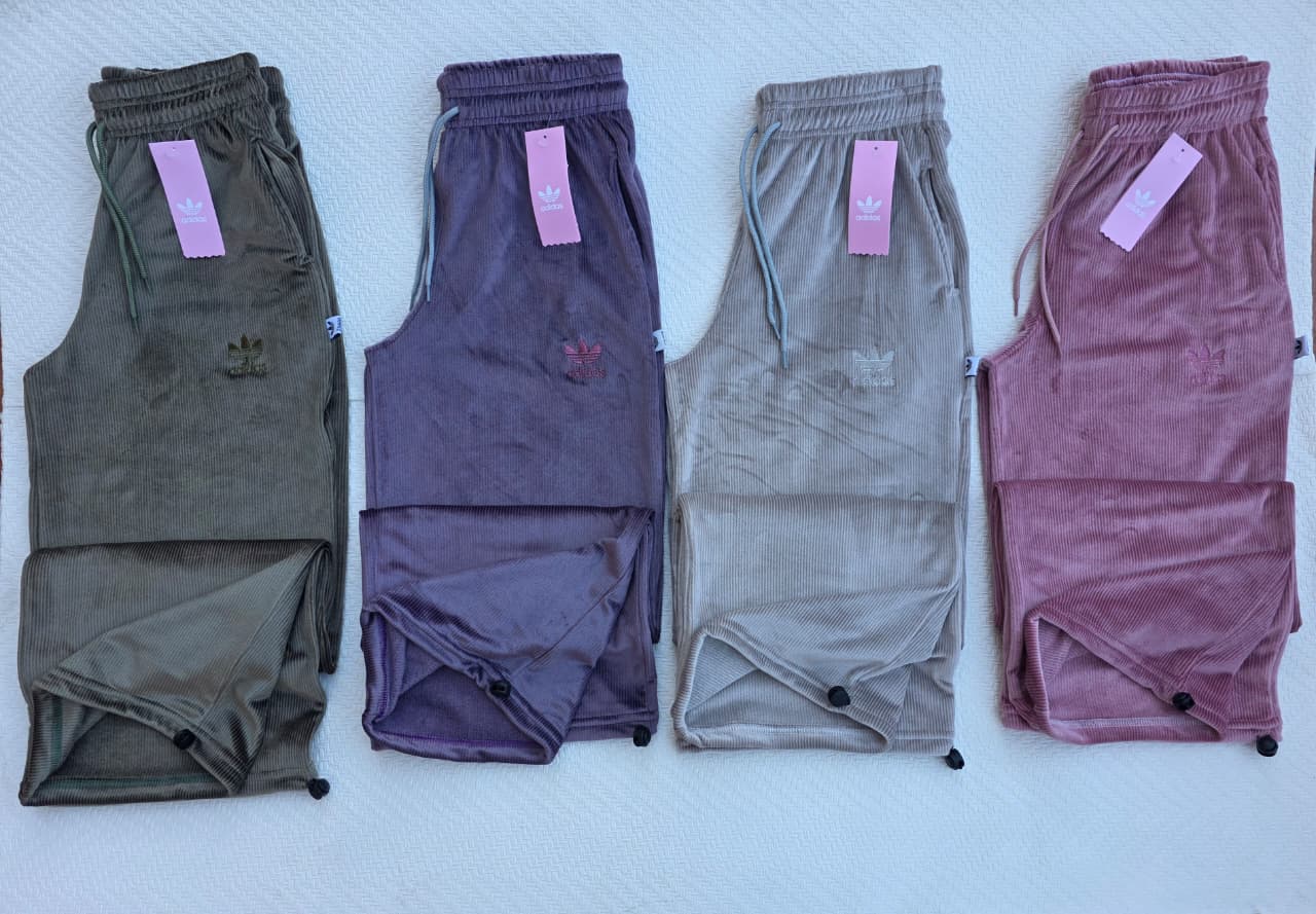 Pantalon Baggy Adi Corderoy Plush Premium - WhatsApp%20Image%202026-06-17%20at%2014.21.38.jpeg